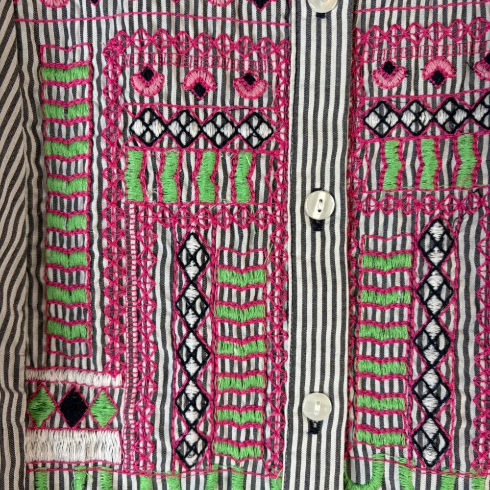 Crown & Ivy Button Down Top Women 1X Black White Striped Embroidered Boho Bell - Picture 3 of 9